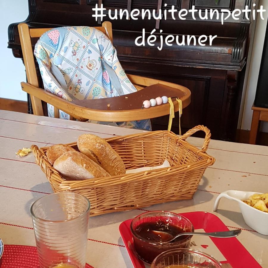 Bed and Breakfast La Grange Des Roches Roses Anchenoncourt-et-Chazel Esterno foto