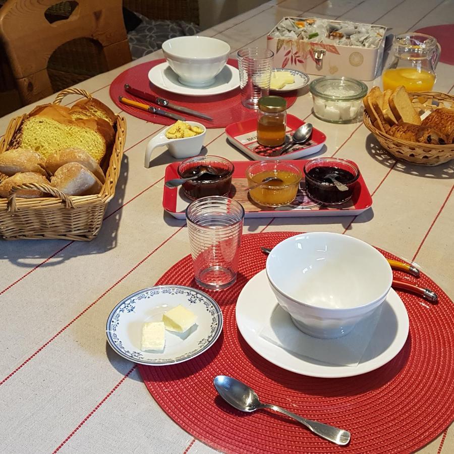 Bed and Breakfast La Grange Des Roches Roses Anchenoncourt-et-Chazel Esterno foto