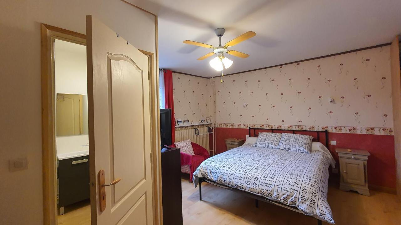 Bed and Breakfast La Grange Des Roches Roses Anchenoncourt-et-Chazel Esterno foto