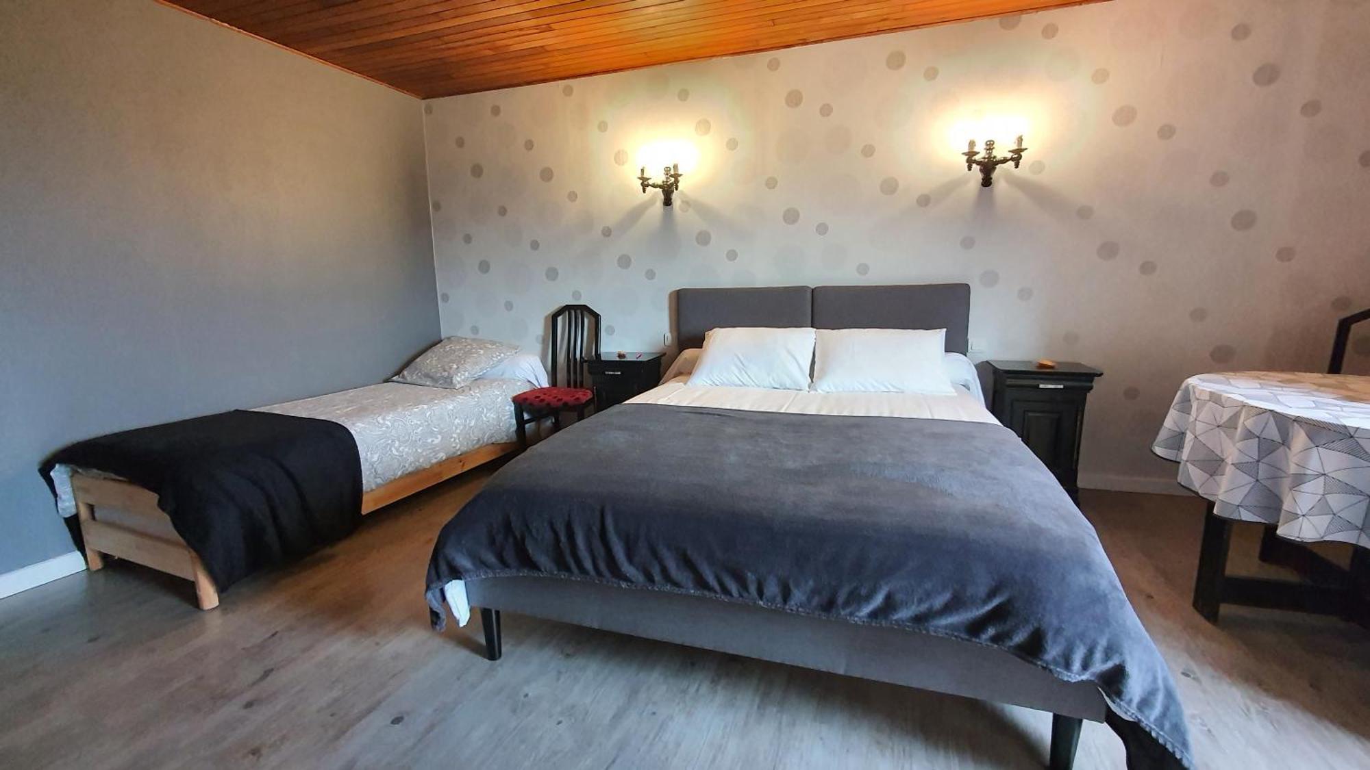 Bed and Breakfast La Grange Des Roches Roses Anchenoncourt-et-Chazel Esterno foto
